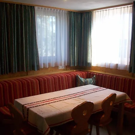 雷娜特公寓 民宿